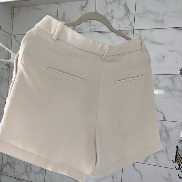 Aritzia Babaton White Dress Shorts - Picture 3 of 3